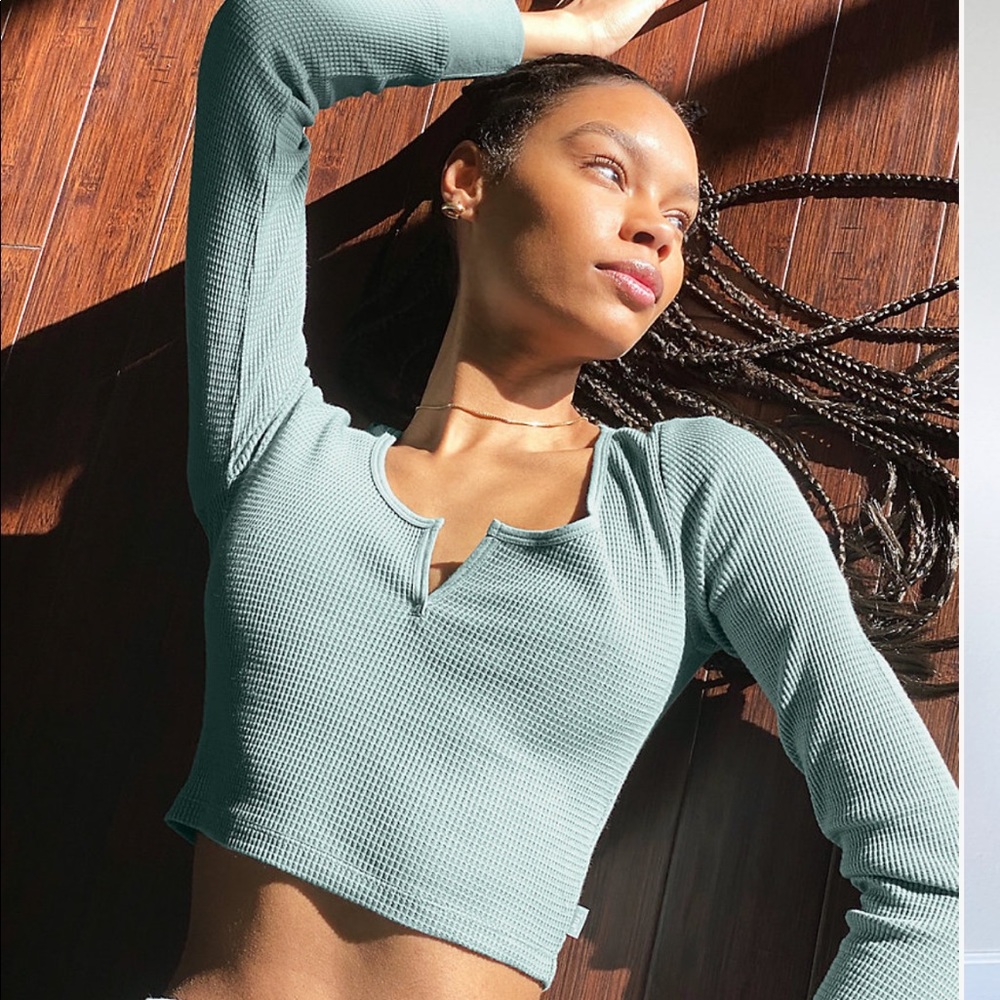 Aritzia Tna Thermal Scoop Neck Crop-Top